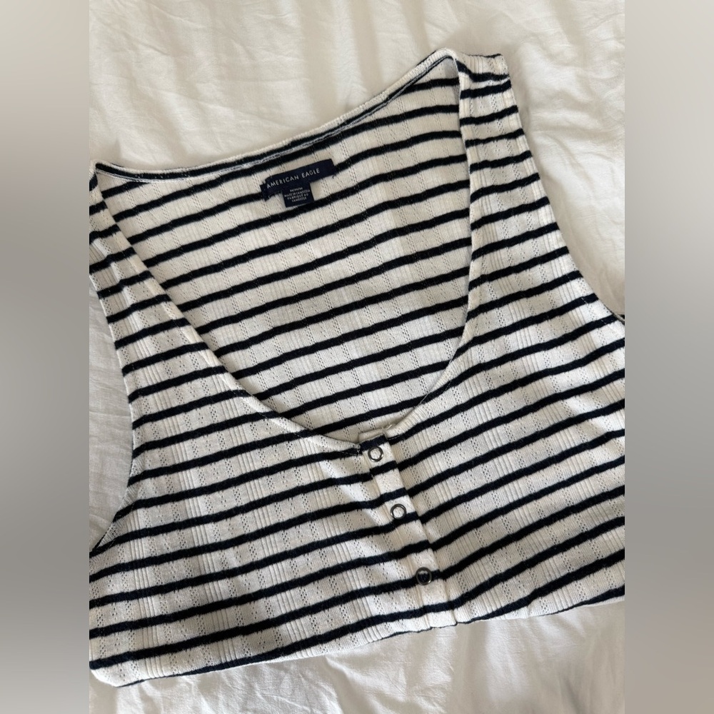American Eagle navy & white tank top